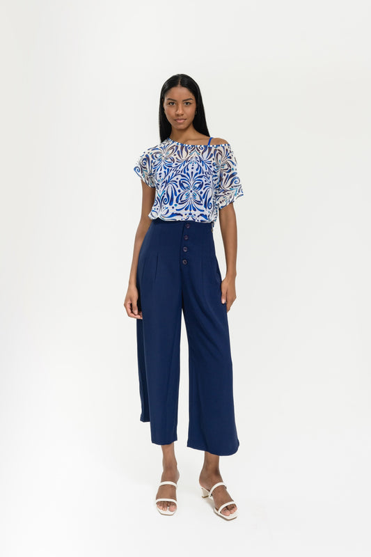 BLUSA FLUIDA AZUL CON CAMISETA INTERIOR – LIGEREZA Y ESTILO EN UNA SOLA PRENDA