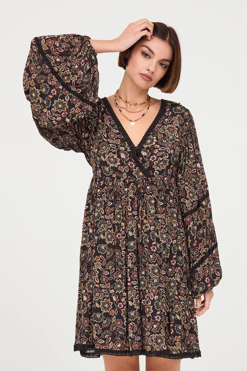 VESTIDO CORTO NEGRO
