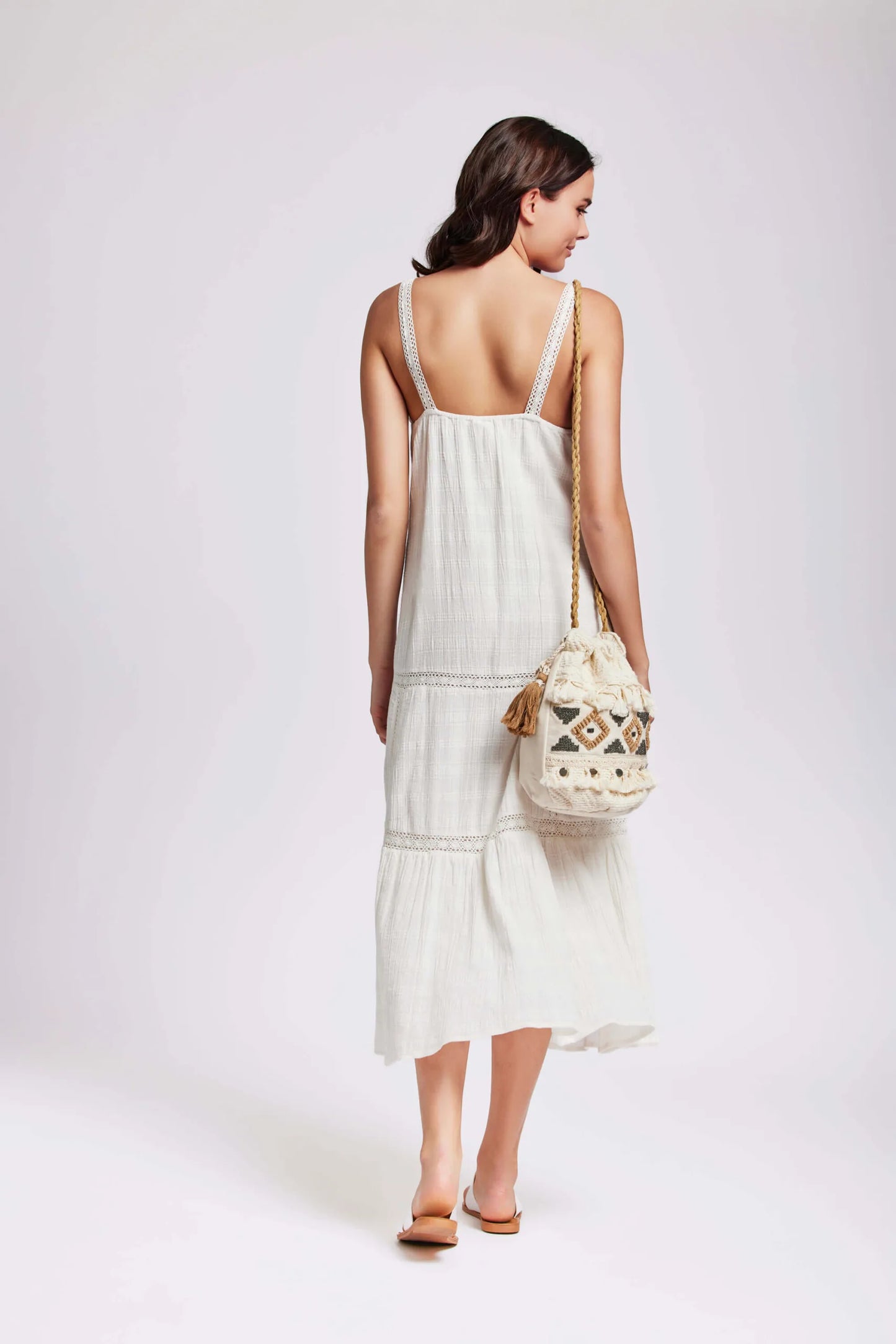 VESTIDO BLANCO BORDADO